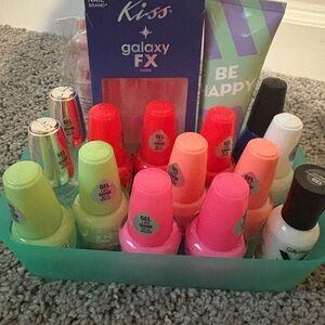 LA Colors Gel-like Nail Polish Bundle -17pcs nail bundle